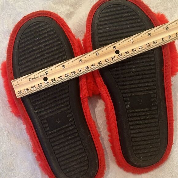 Pink Victorias Secret Fuzzy Slippers Slides Red Size M - Picture 4 of 6
